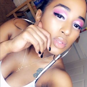 Meet your Posher, Monique